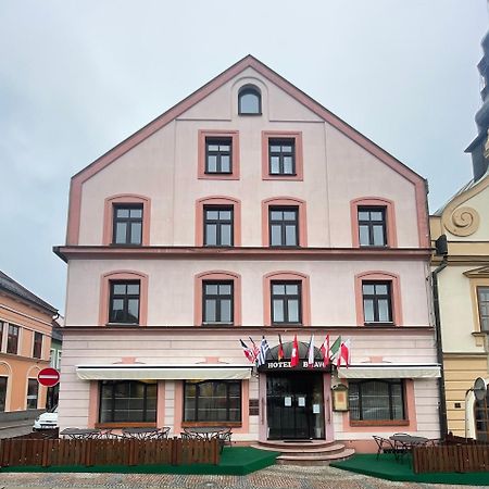 Hotel Bravo Ceska Trebova Esterno foto