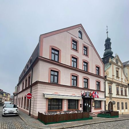 Hotel Bravo Ceska Trebova Esterno foto