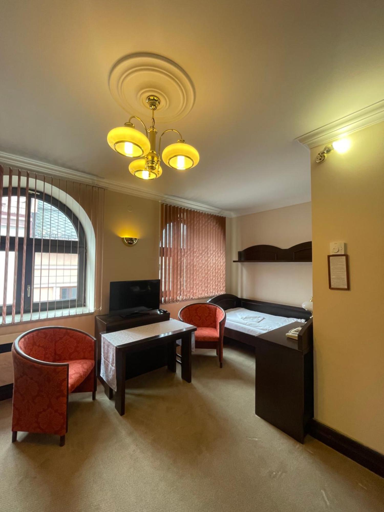 Hotel Bravo Ceska Trebova Esterno foto