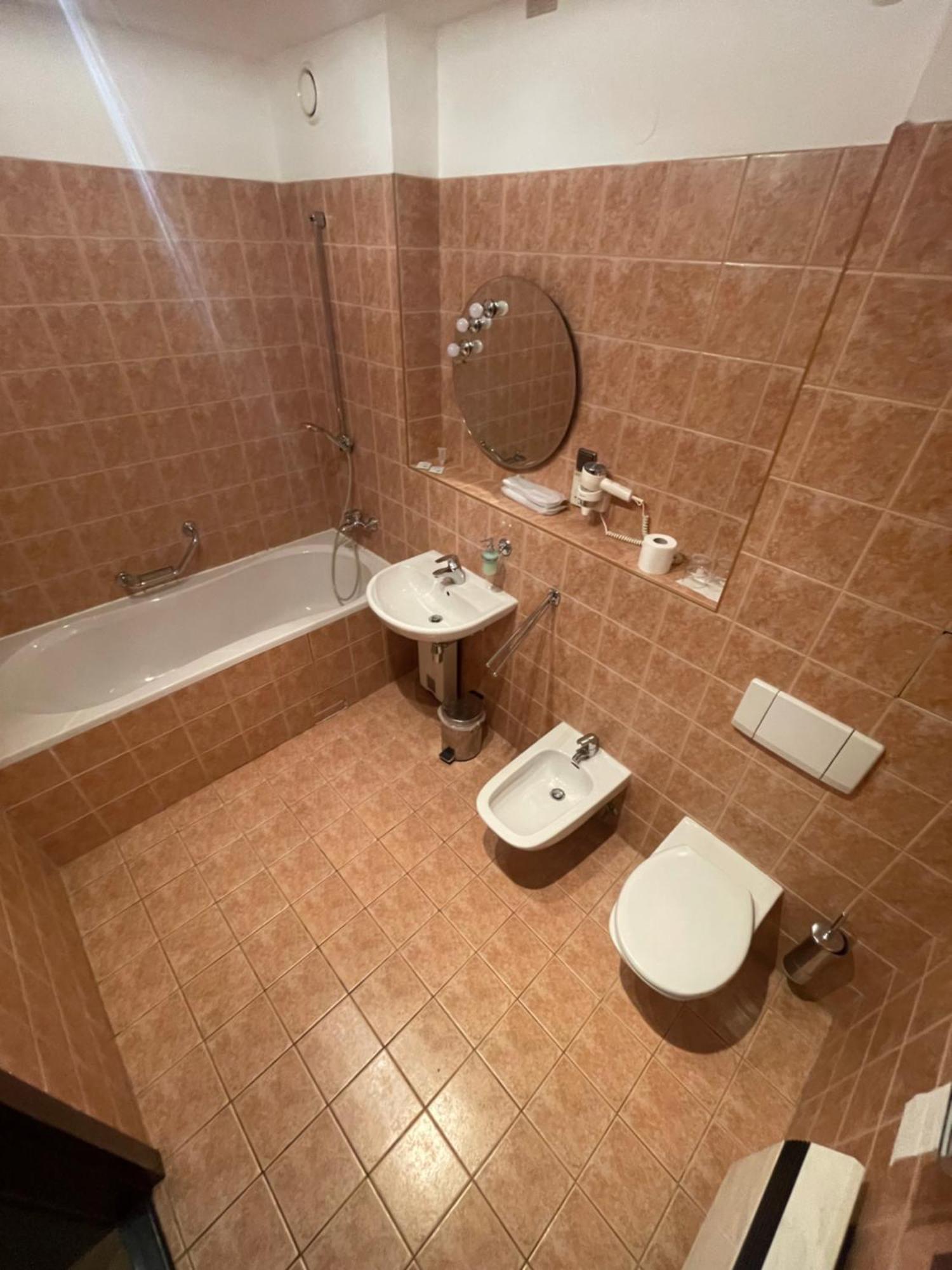 Hotel Bravo Ceska Trebova Esterno foto