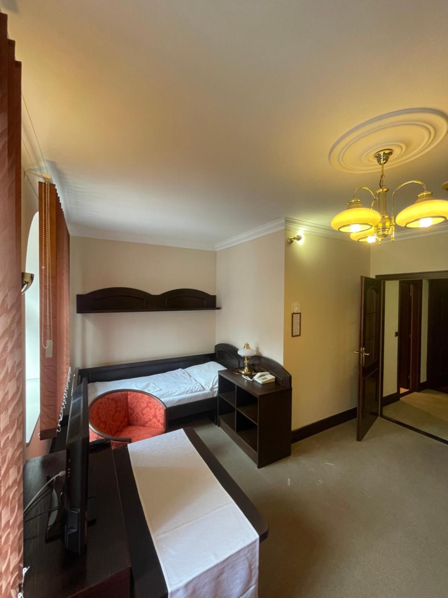 Hotel Bravo Ceska Trebova Esterno foto