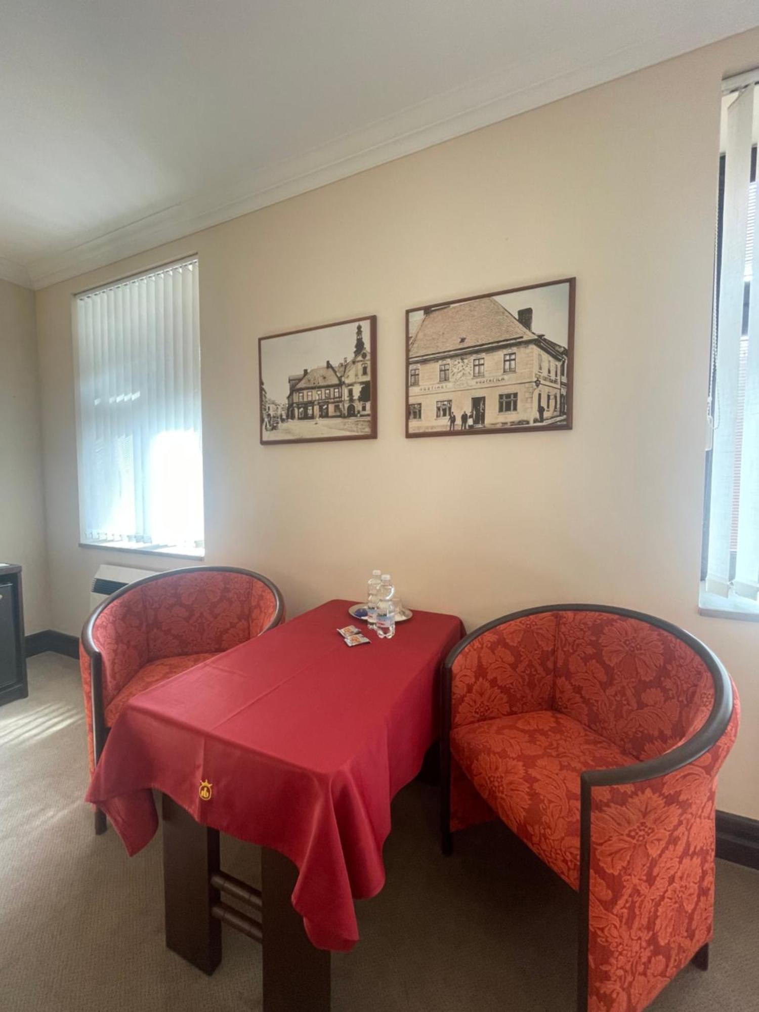 Hotel Bravo Ceska Trebova Esterno foto